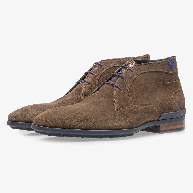 Taupefarbener Wildleder-Schn&uuml;rstiefel