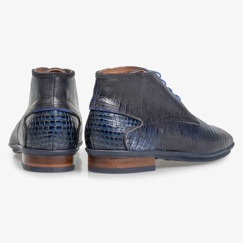 Blauer Kalbsleder-Schn&uuml;rschuh mit Eidechsenprint