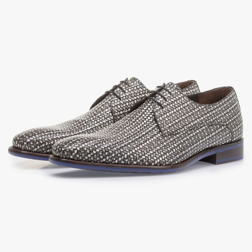 Dunkelgrauer Schn&uuml;rschuh mit wei&szlig;em Print