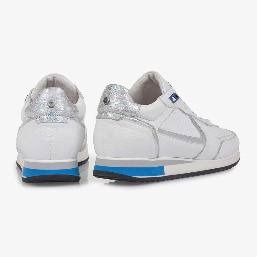 Wei&szlig;er fein strukturierter Leder-Sneaker