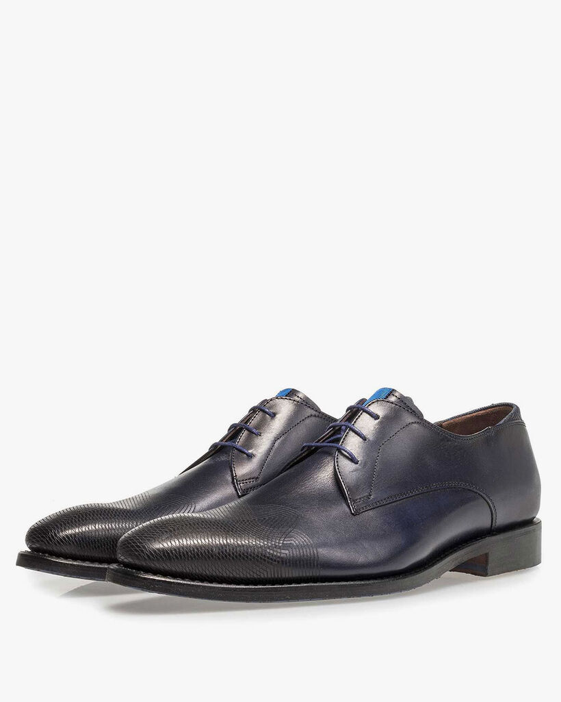 Dark blue calf leather lace shoe