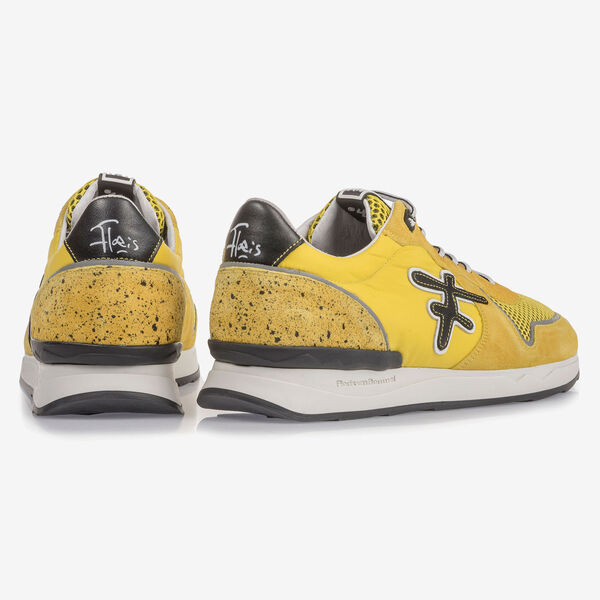 Gelber Wildleder-Sneaker