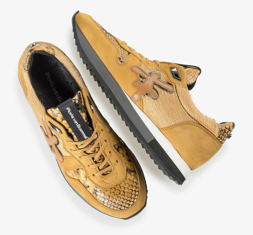 Ockergelber Leder-Sneaker mit Ponyhaar