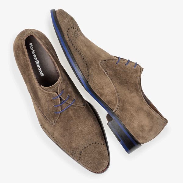 Dark taupe-coloured suede leather lace shoe