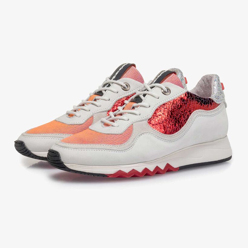 White nubuck leather sneaker with red details