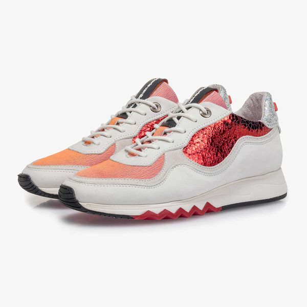 White nubuck leather sneaker with red details