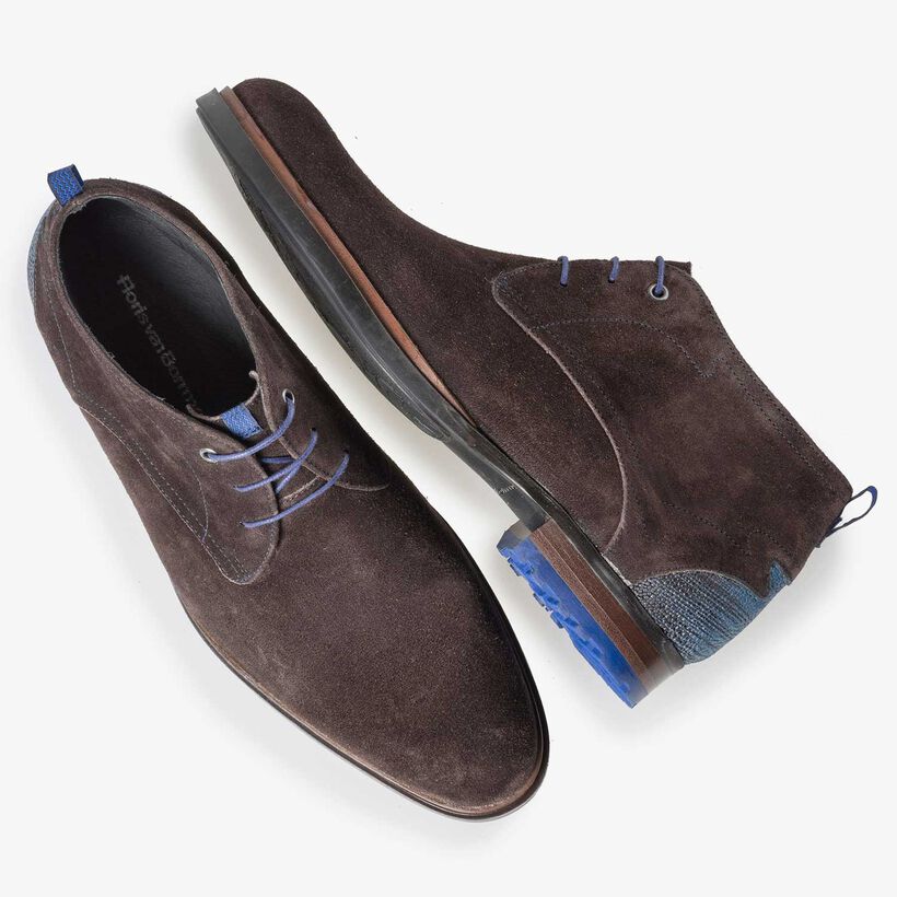Dunkelbrauner Schn&uuml;rstiefel aus Kalbswildleder