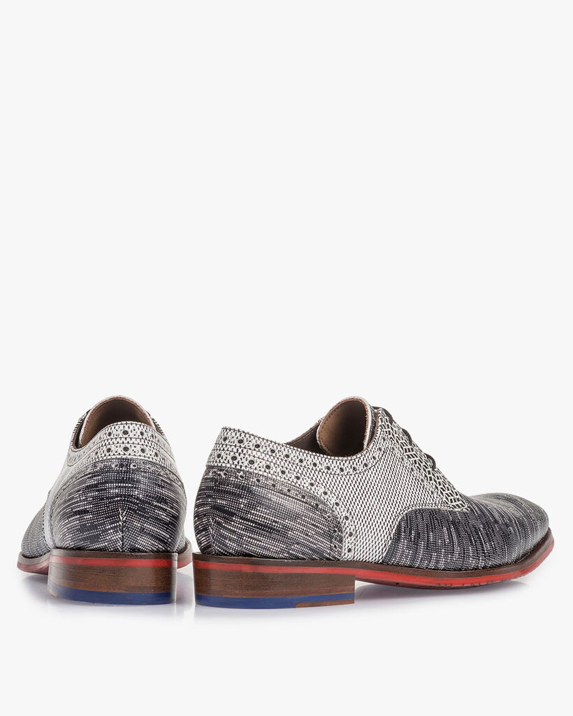 Schn&uuml;rschuh mit Eidechsenprint