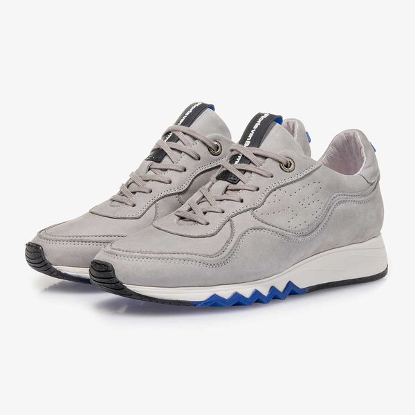 Hellgrauer Nubukleder-Sneaker