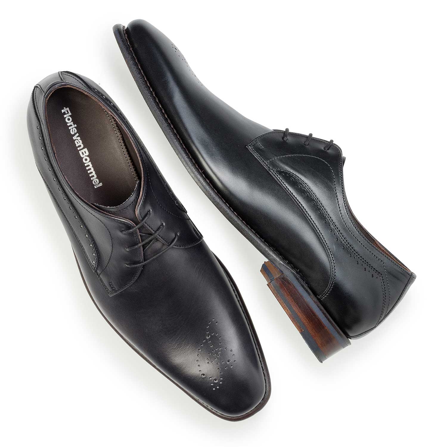 14182/01 - Black, perforated leather lace shoe
14182/01 - Black, perforated leather lace shoe