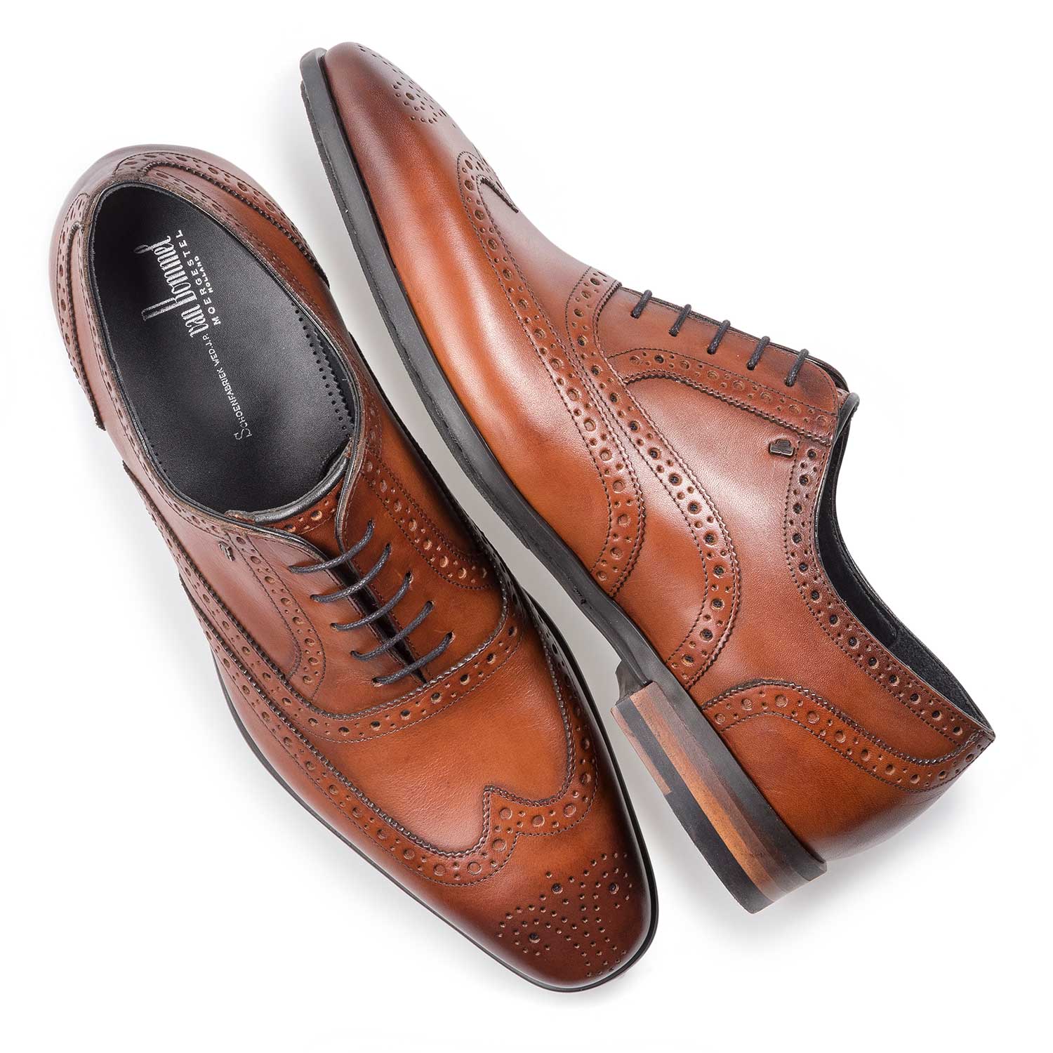 19105/04 - Cognac-coloured calf leather brogue 19105/04 - Cognac-coloured calf leather brogue