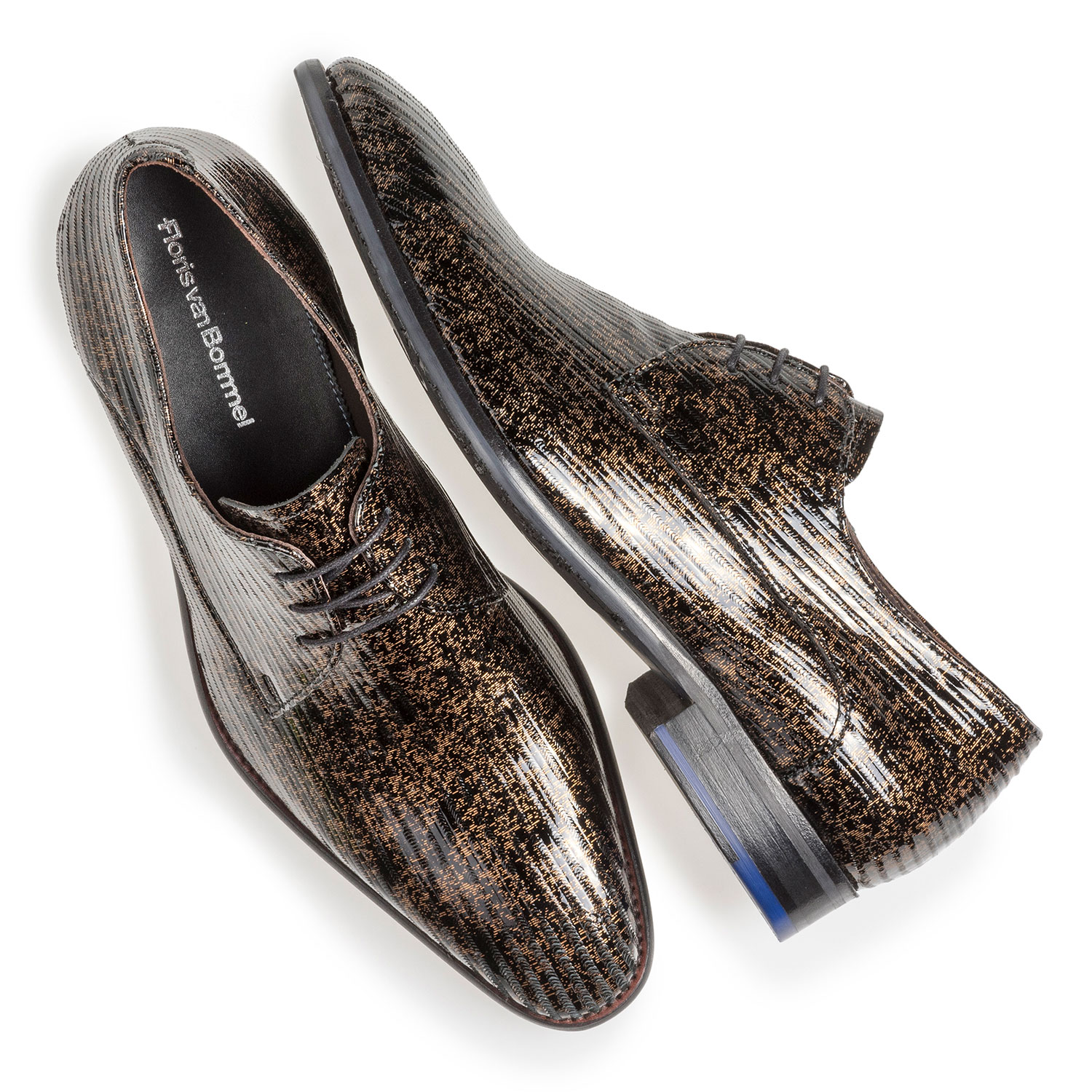 18146/11 - Brown patent leather lace shoe with metallic print 18146/11 - Brown patent leather lace shoe with metallic print
