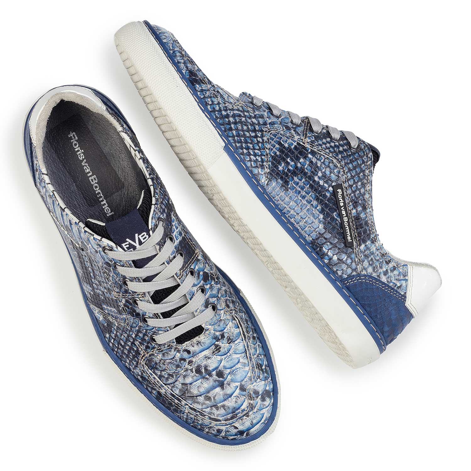 16252/02 - Blue leather lace shoe with a snake print
16252/02 - Blue leather lace shoe with a snake print