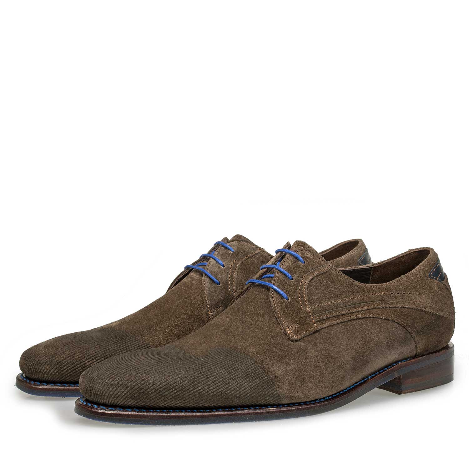 18073/05 - Taupe-coloured suede leather lace shoe with laser print 18073/05 - Taupe-coloured suede leather lace shoe with laser print