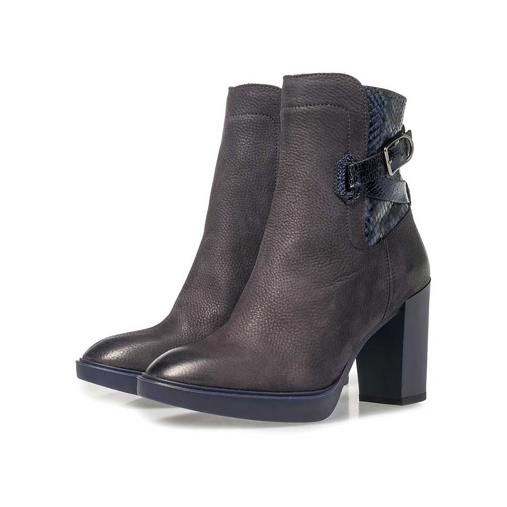 85627/01 - Dunkelblaue Nubukleder-Stiefelette mit Schlangenprint 85627/01 - Dunkelblaue Nubukleder-Stiefelette mit Schlangenprint