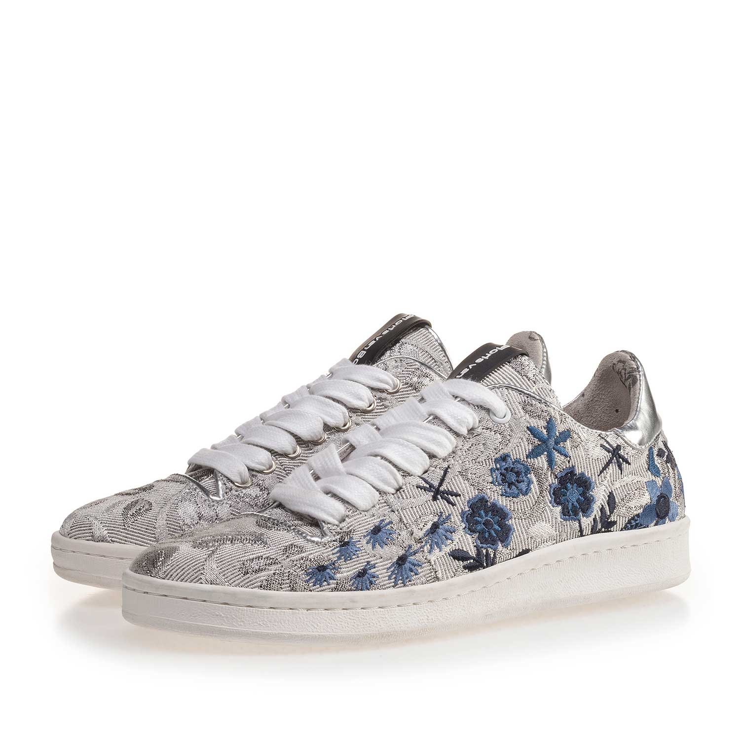 85235/03 - Silberfarbener Sneaker mit Blumenstickerei 85235/03 - Silberfarbener Sneaker mit Blumenstickerei