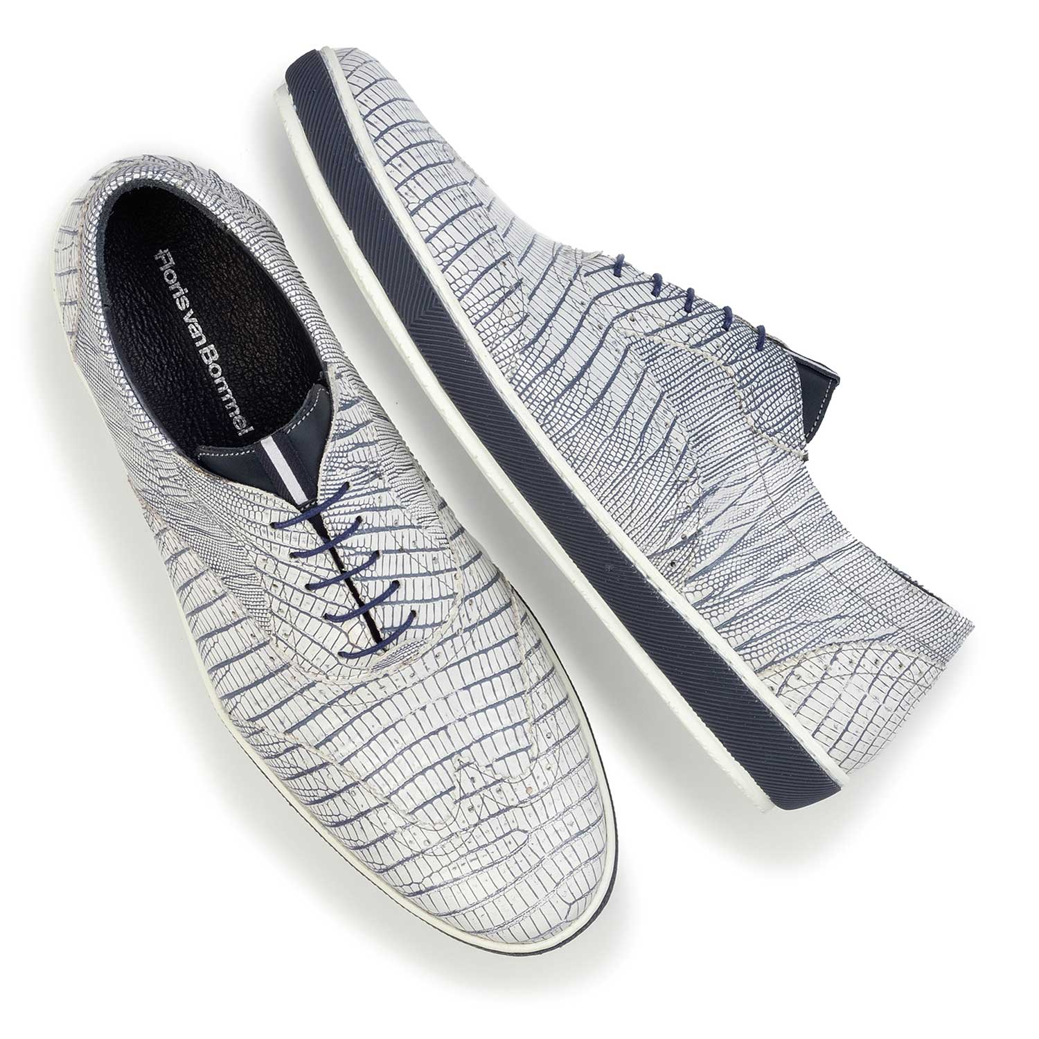 19036/36 - White leather sneaker with a lizard print 19036/36 - White leather sneaker with a lizard print