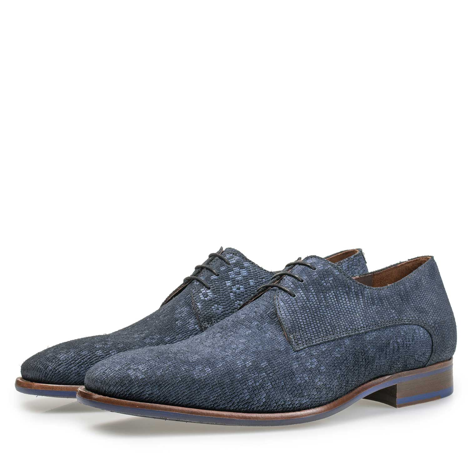 18078/01 - Blue lace shoe with structural pattern 18078/01 - Blue lace shoe with structural pattern