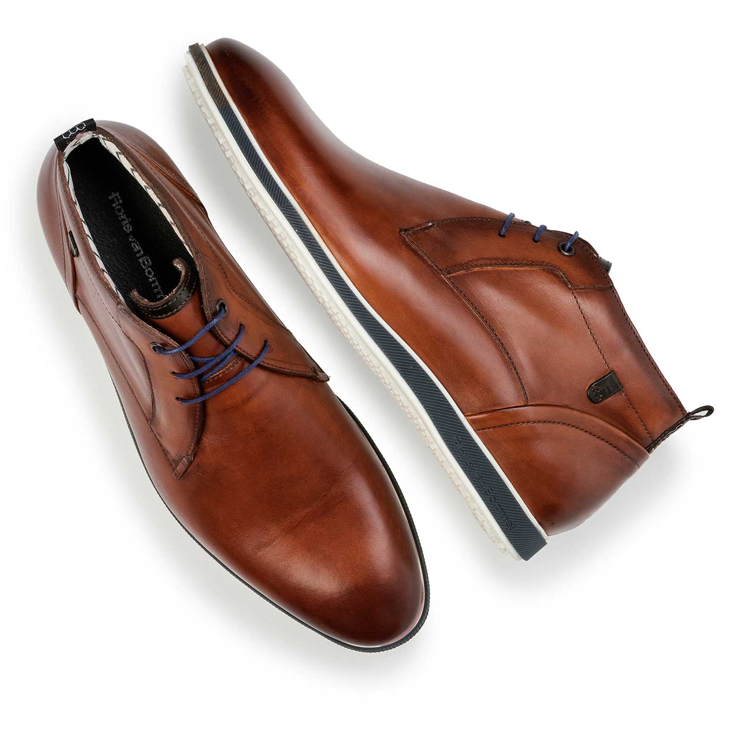 10055/03 - Cognacfarbener Schnürstiefel aus Kalbsleder 10055/03 - Cognacfarbener Schnürstiefel aus Kalbsleder