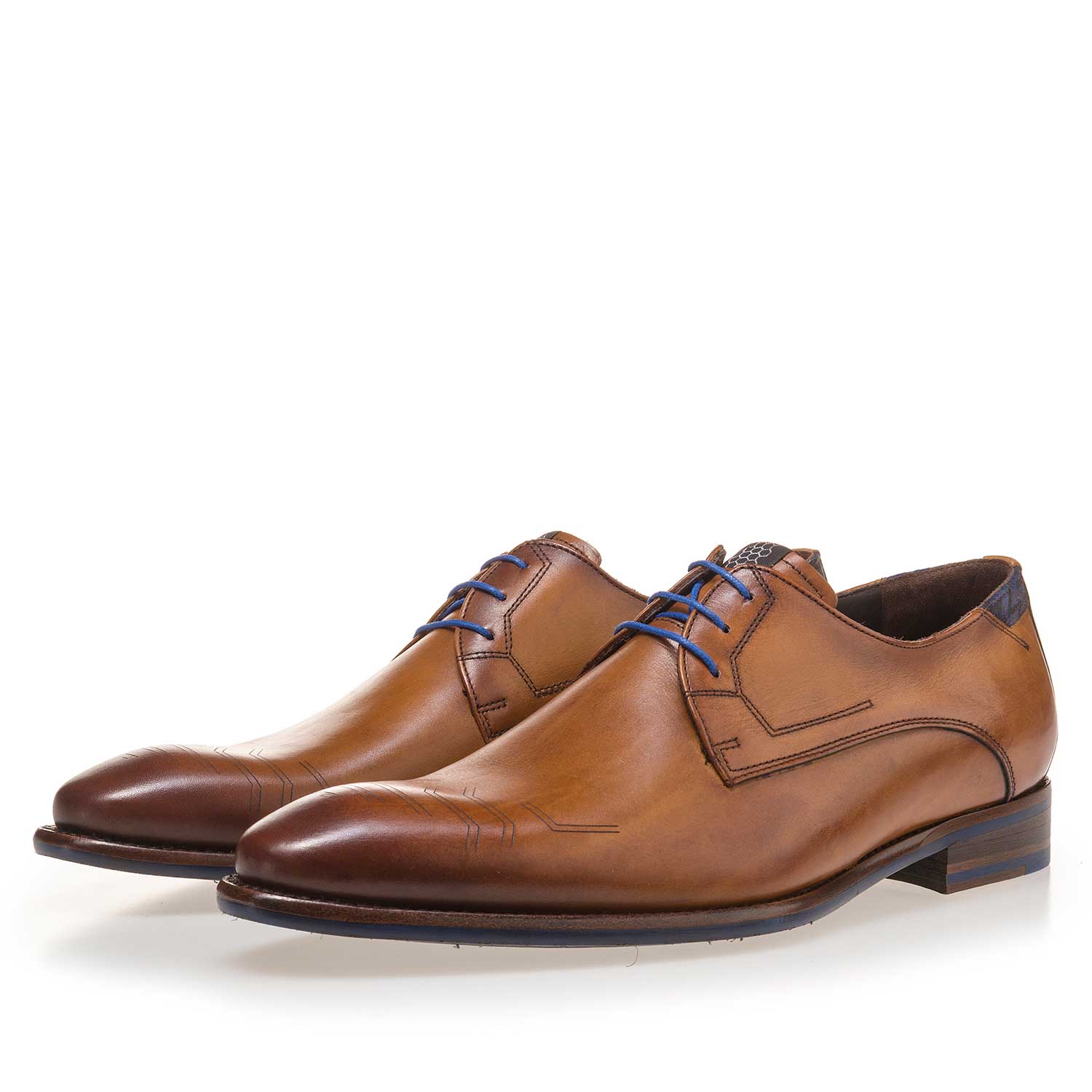 14092/00 - Cognac-coloured leather lace shoe with a croco print 14092/00 - Cognac-coloured leather lace shoe with a croco print