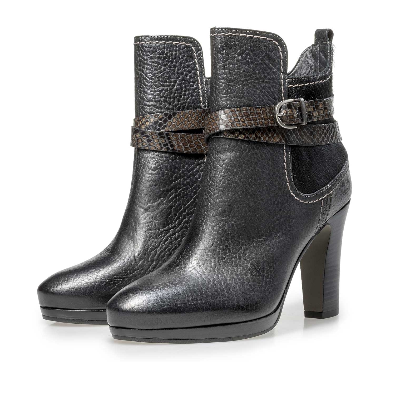 85609/03 - Schwarze Kalbsleder-Stiefelette mit Schnalle 85609/03 - Schwarze Kalbsleder-Stiefelette mit Schnalle
