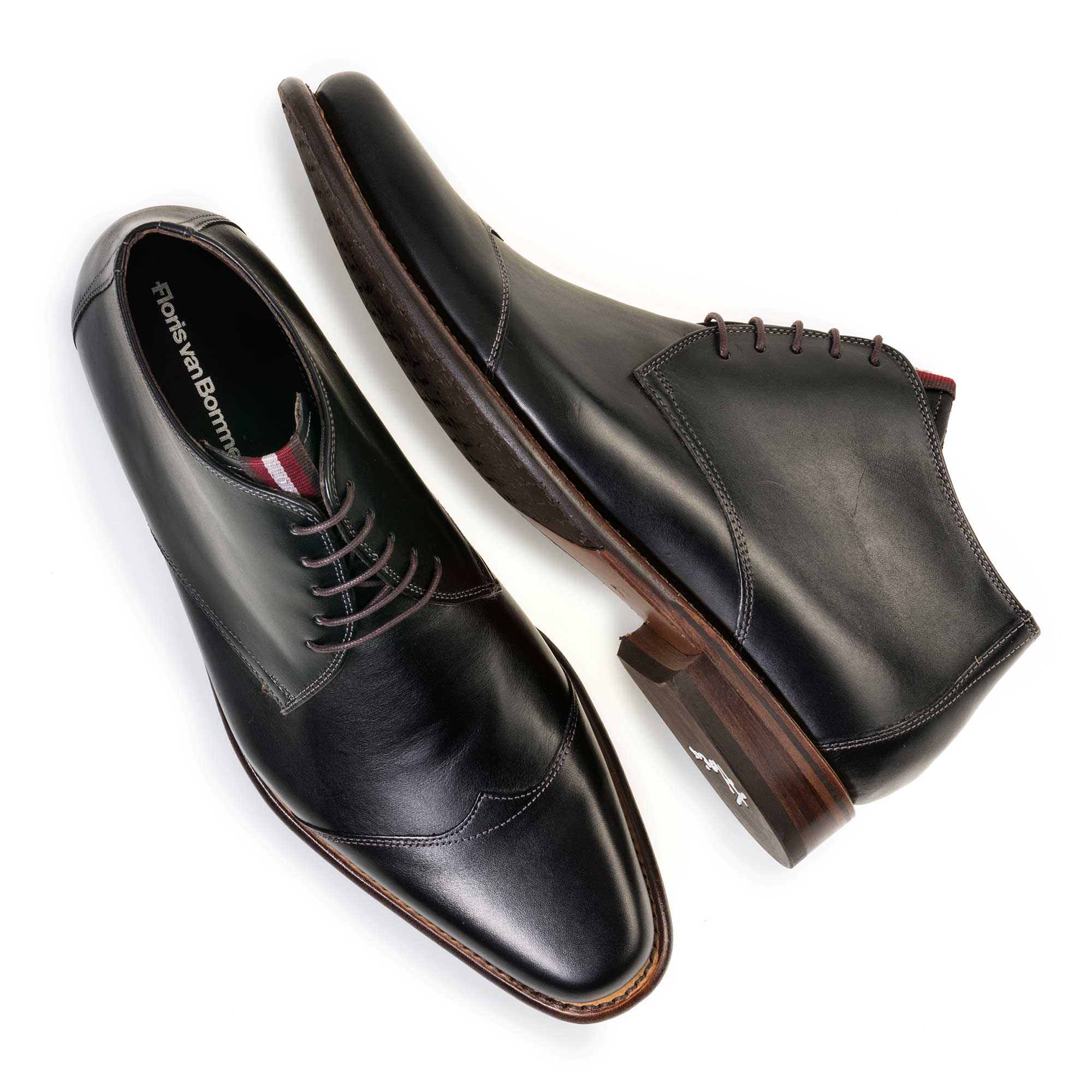 10077/00 - Schwarzer halbhoher Leder Schnürstiefel 10077/00 - Schwarzer halbhoher Leder Schnürstiefel
