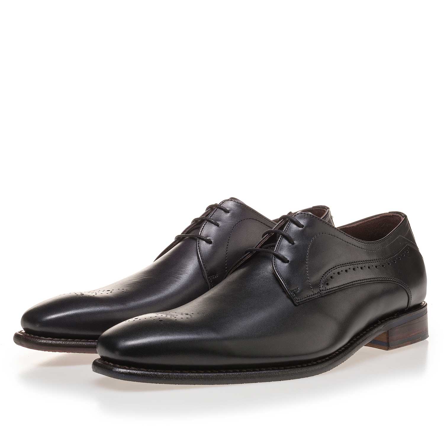 14182/01 - Black, perforated leather lace shoe
14182/01 - Black, perforated leather lace shoe