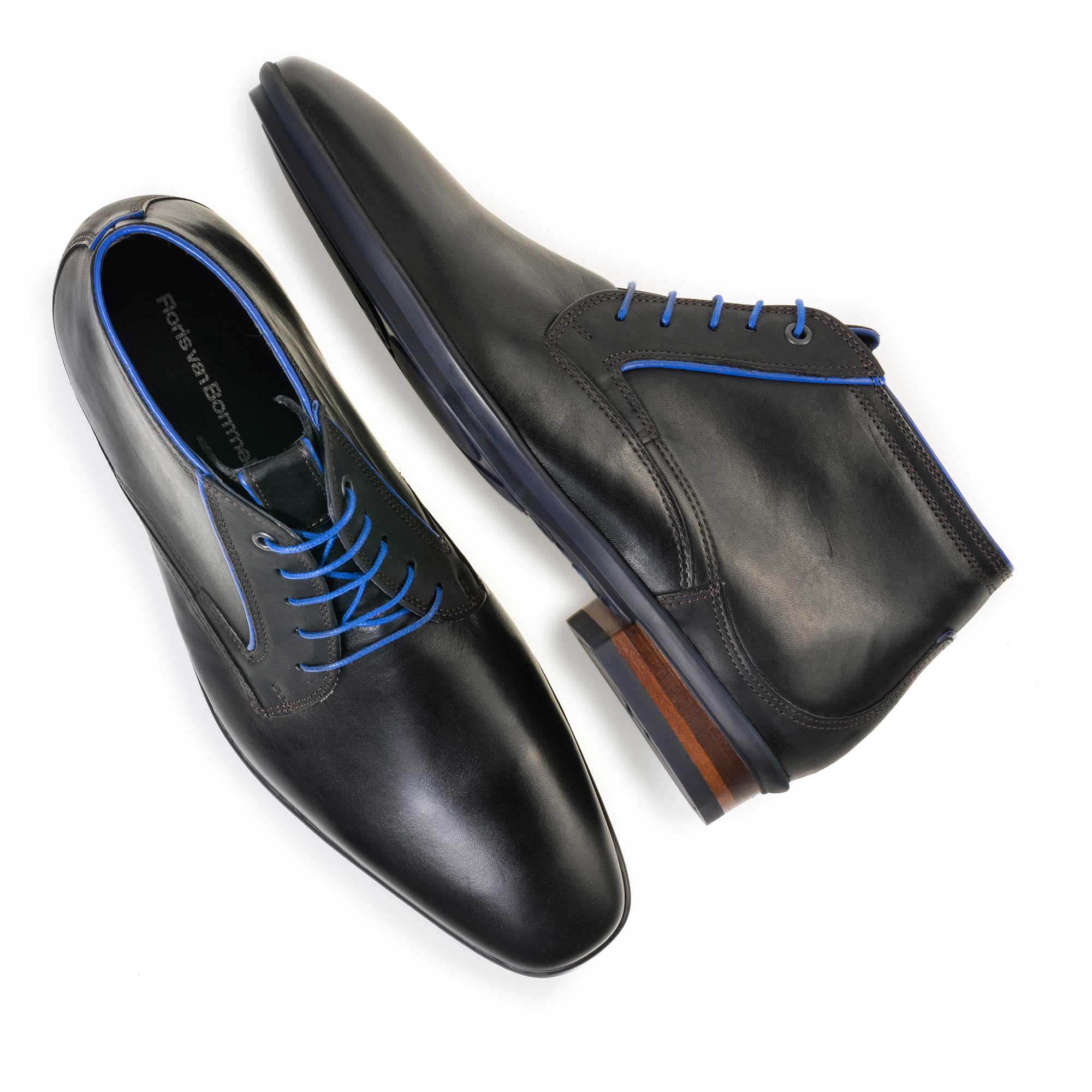 10703/02 - Black mid-high leather lace boot 10703/02 - Black mid-high leather lace boot