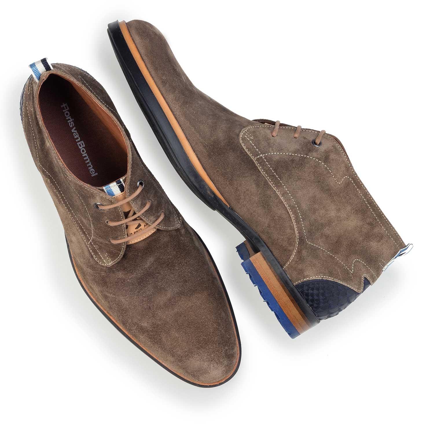 10947/07 - Taupefarbener Schnürstiefel aus Wildleder 10947/07 - Taupefarbener Schnürstiefel aus Wildleder