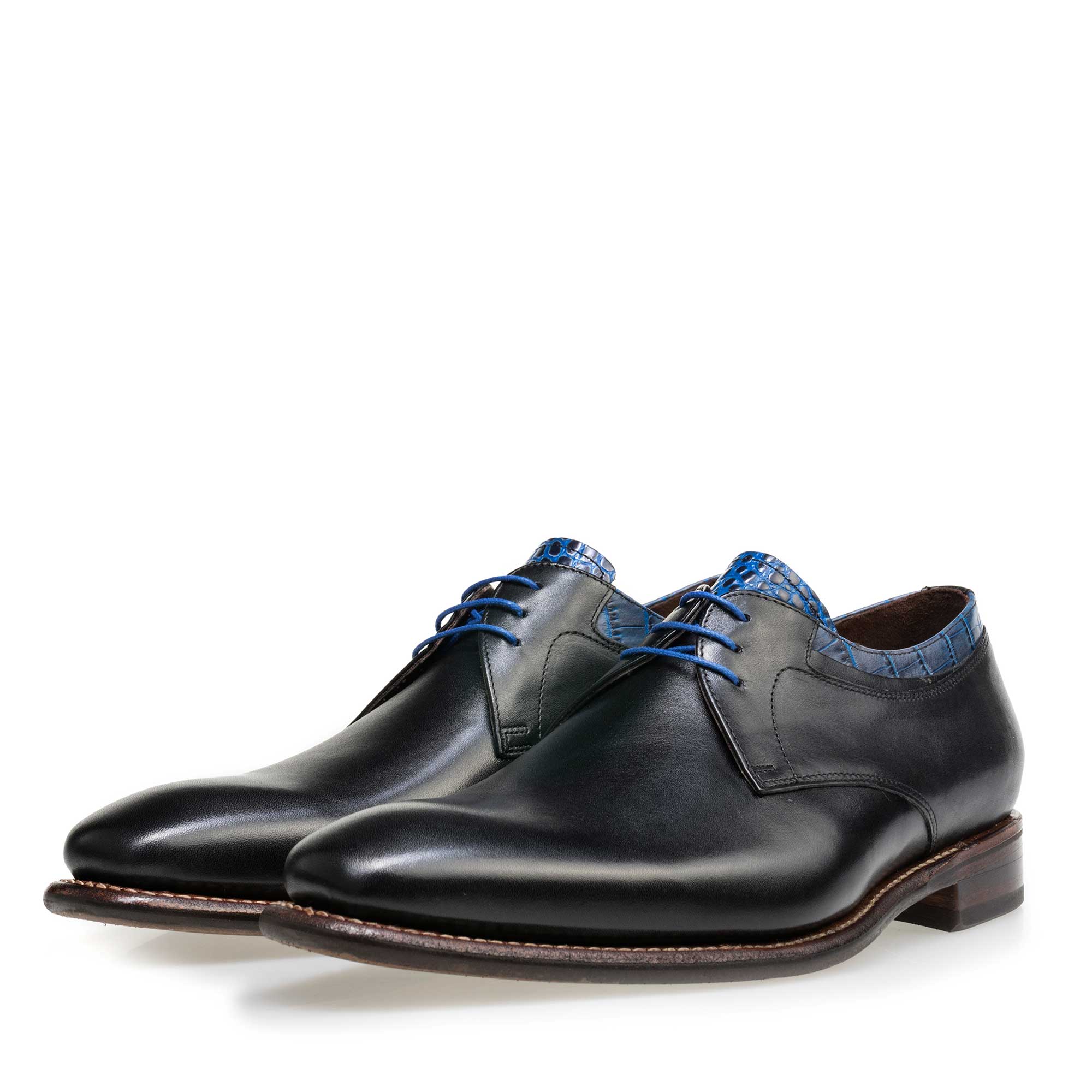 14302/02 - Black leather lace shoe with a croco print 14302/02 - Black leather lace shoe with a croco print