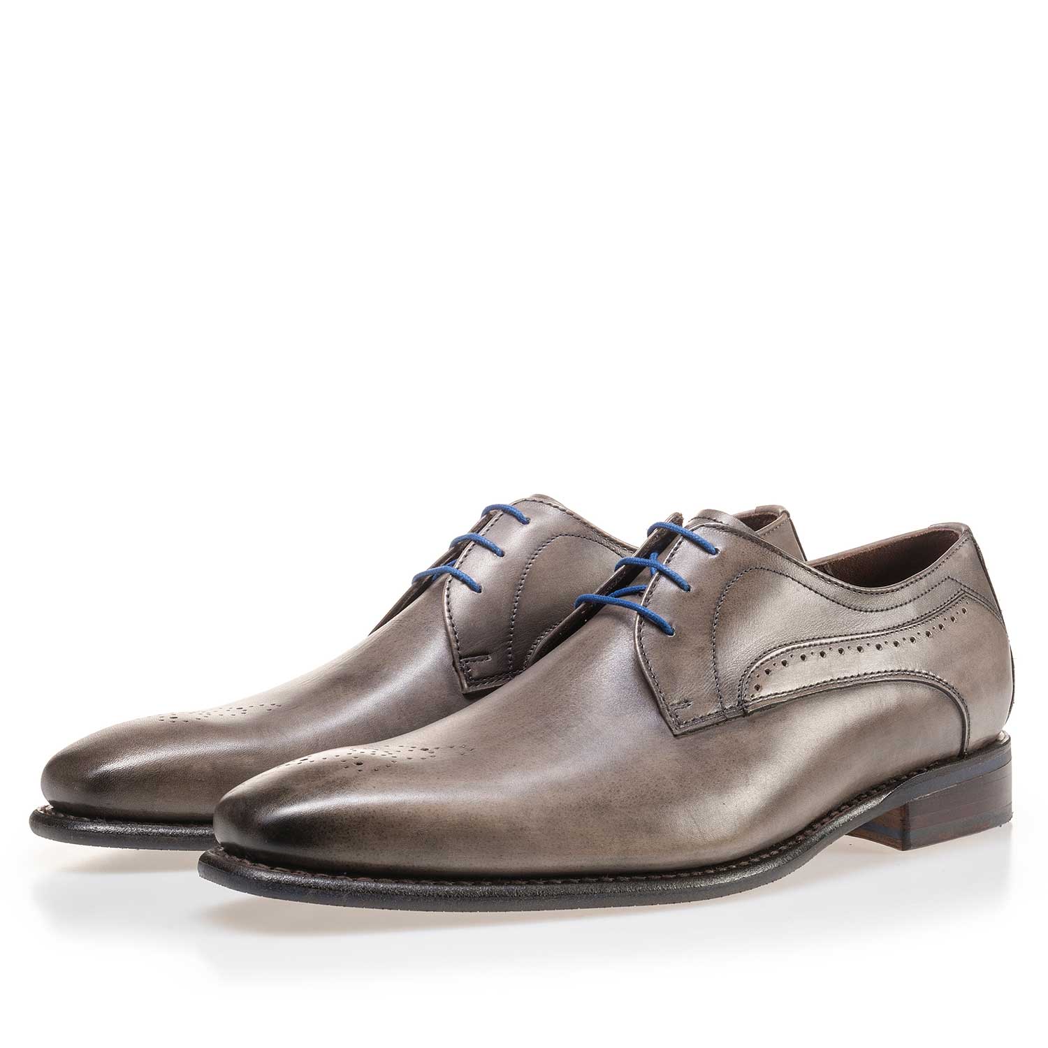 14182/02 - Taupefarbener Schnürschuh aus Kalbsleder 14182/02 - Taupefarbener Schnürschuh aus Kalbsleder